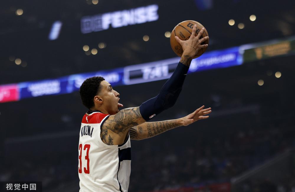 步与男性足 步与男性足